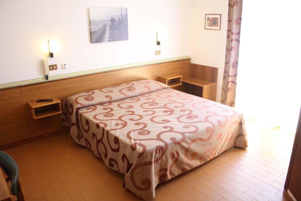 Hotel Helga Caorle Exterior photo